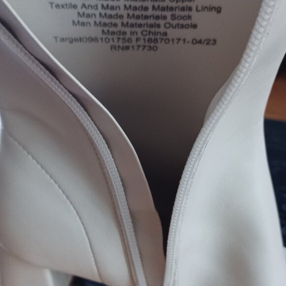 Universal Thread White Woman's Go-Go Square Toed Boots - Size 6.5 - Picture 5 of 5